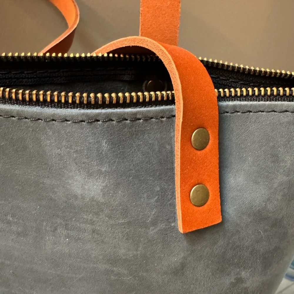 NWT Portland Leather Goods (PLG) Medium Storm Blue Grey Zippered Tote Tan Handle - Picture 10 of 11